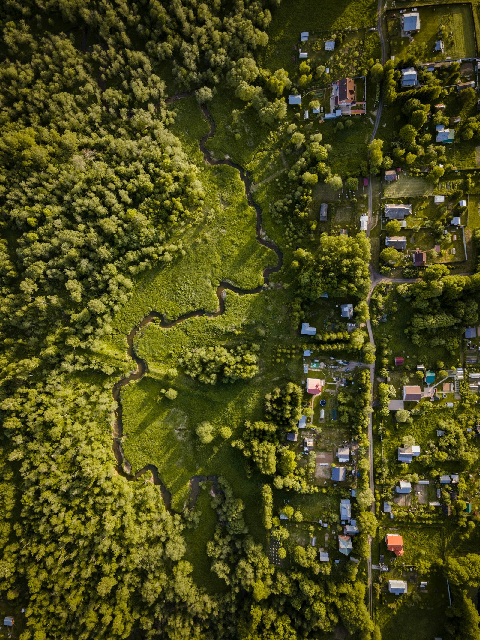 Vue aérienne de parcelles et de quartiers en Afrique